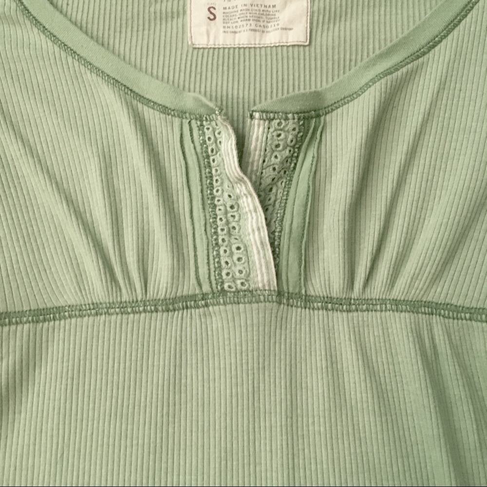 Cute Green Top - Picture 2 of 4